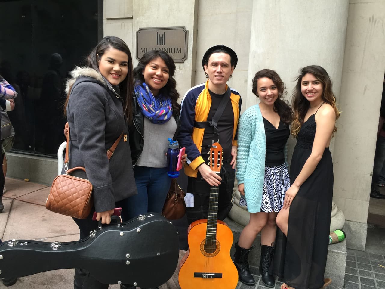 ¡Han sido semanas en búsqueda de los mejores! seis ciudades recorridas, Puerto Rico, Chicago, Houston, Miami, Nueva York y hoy la gira de audiciones termina en Los Ángeles. Nos vamos felices de haber encontrado chicos y chicas con estilo, personalidad y sobretodo talento.