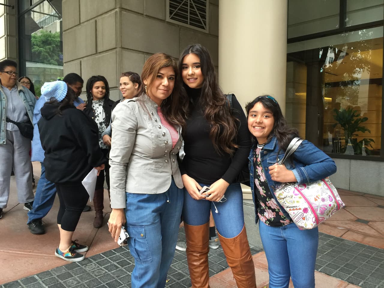 ¡Han sido semanas en búsqueda de los mejores! seis ciudades recorridas, Puerto Rico, Chicago, Houston, Miami, Nueva York y hoy la gira de audiciones termina en Los Ángeles. Nos vamos felices de haber encontrado chicos y chicas con estilo, personalidad y sobretodo talento.