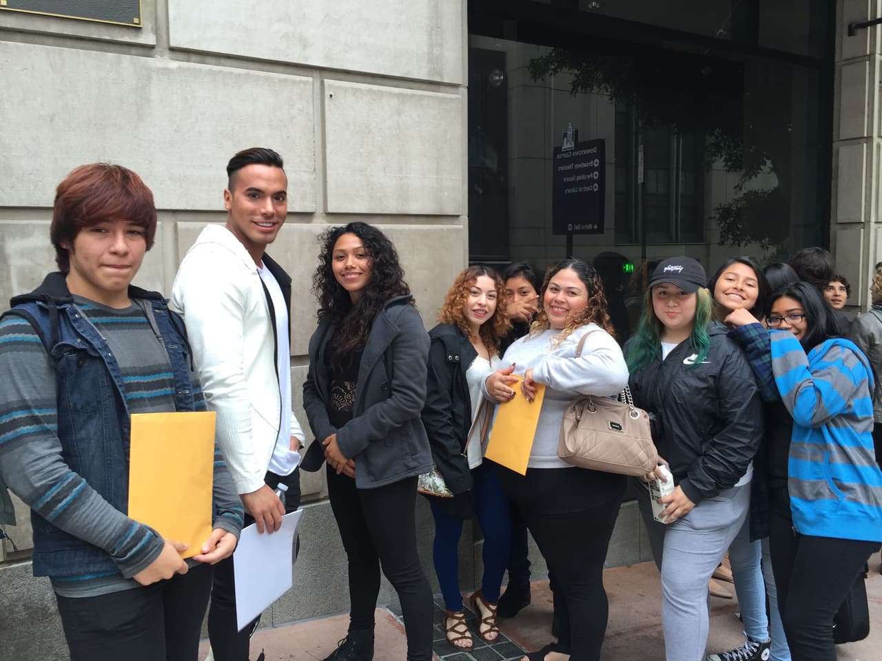 ¡Han sido semanas en búsqueda de los mejores! seis ciudades recorridas, Puerto Rico, Chicago, Houston, Miami, Nueva York y hoy la gira de audiciones termina en Los Ángeles. Nos vamos felices de haber encontrado chicos y chicas con estilo, personalidad y sobretodo talento.