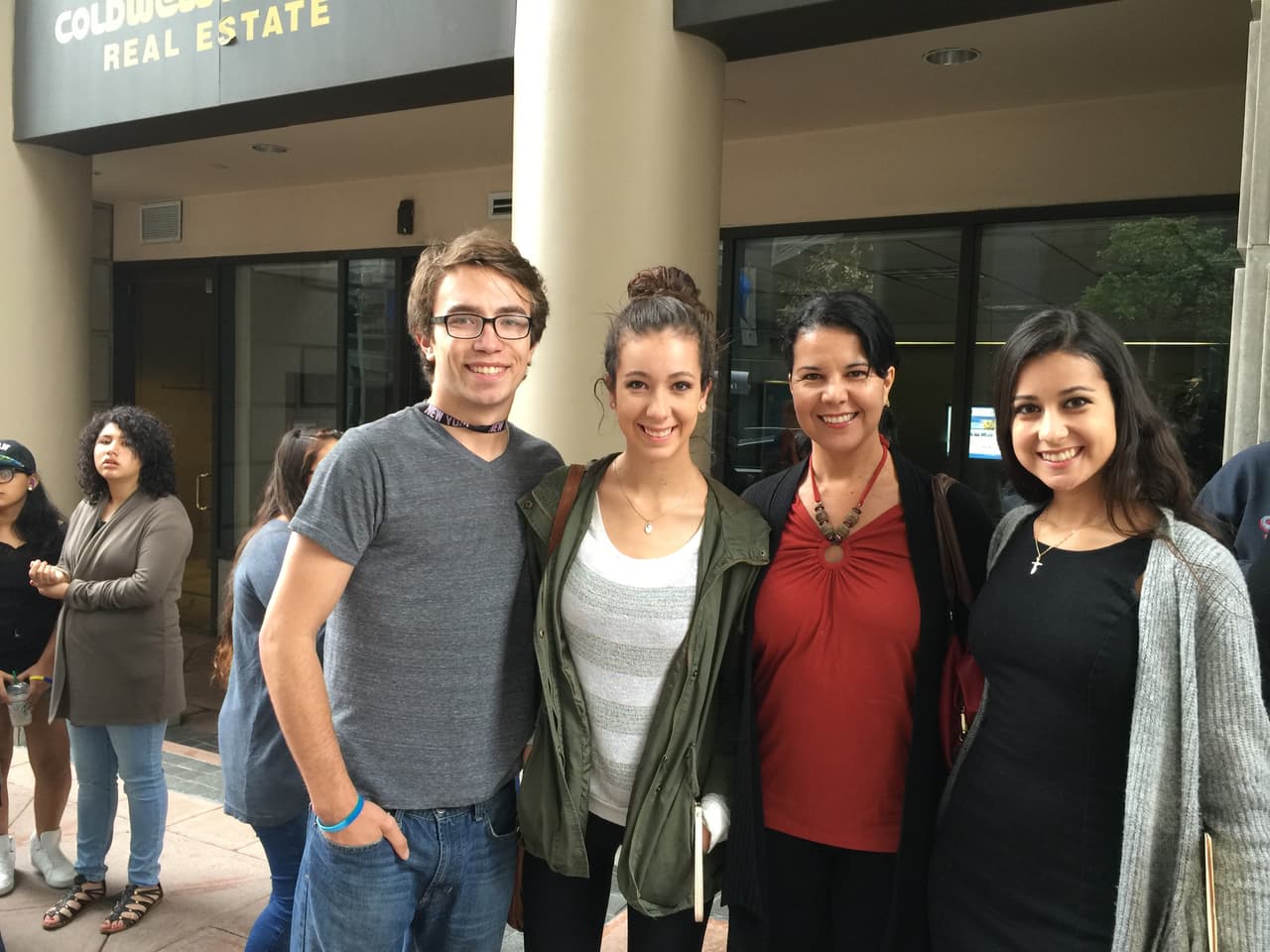 ¡Han sido semanas en búsqueda de los mejores! seis ciudades recorridas, Puerto Rico, Chicago, Houston, Miami, Nueva York y hoy la gira de audiciones termina en Los Ángeles. Nos vamos felices de haber encontrado chicos y chicas con estilo, personalidad y sobretodo talento.