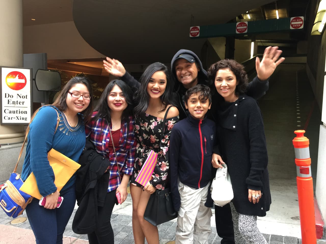 ¡Han sido semanas en búsqueda de los mejores! seis ciudades recorridas, Puerto Rico, Chicago, Houston, Miami, Nueva York y hoy la gira de audiciones termina en Los Ángeles. Nos vamos felices de haber encontrado chicos y chicas con estilo, personalidad y sobretodo talento.