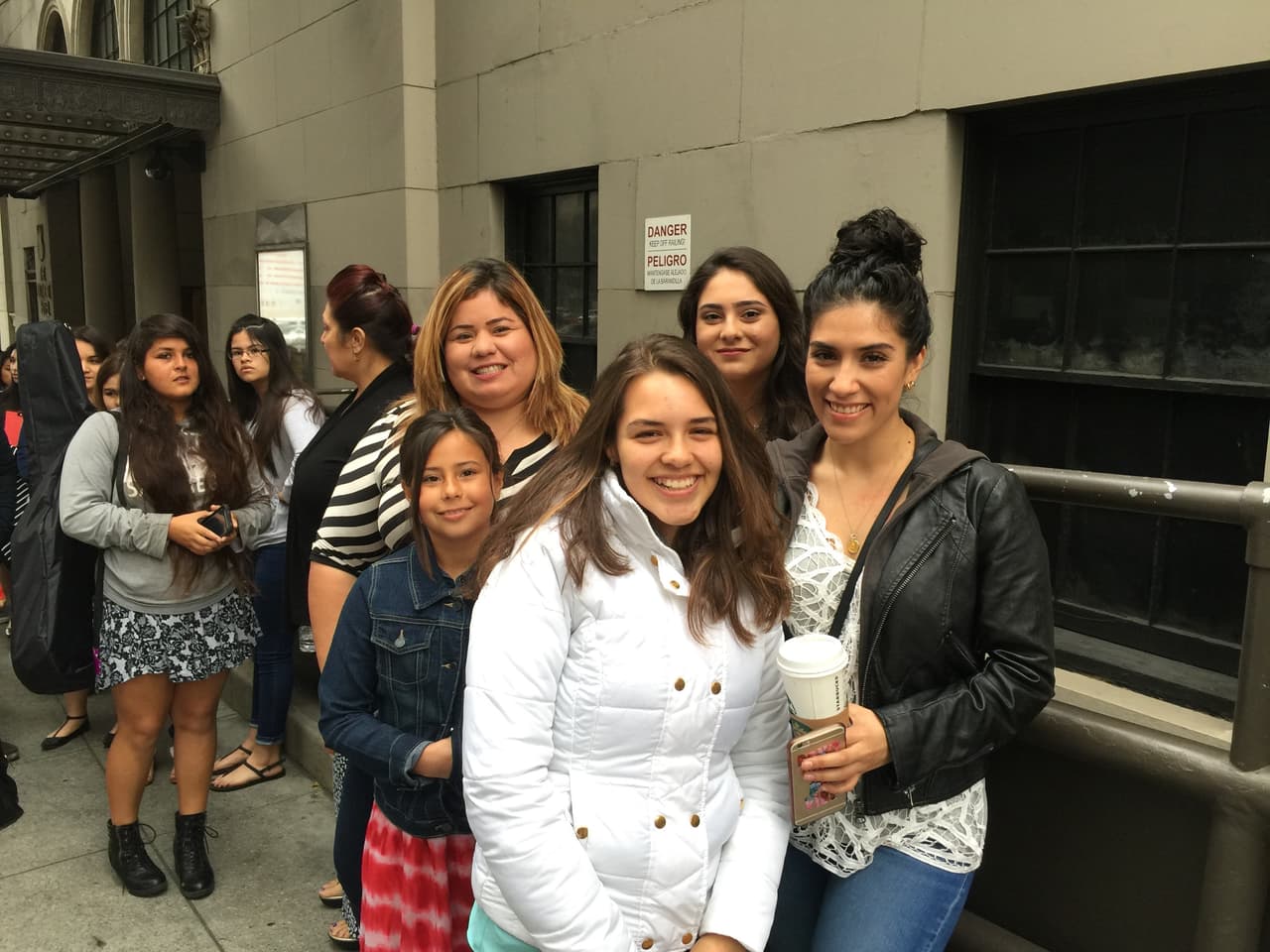 ¡Han sido semanas en búsqueda de los mejores! seis ciudades recorridas, Puerto Rico, Chicago, Houston, Miami, Nueva York y hoy la gira de audiciones termina en Los Ángeles. Nos vamos felices de haber encontrado chicos y chicas con estilo, personalidad y sobretodo talento.