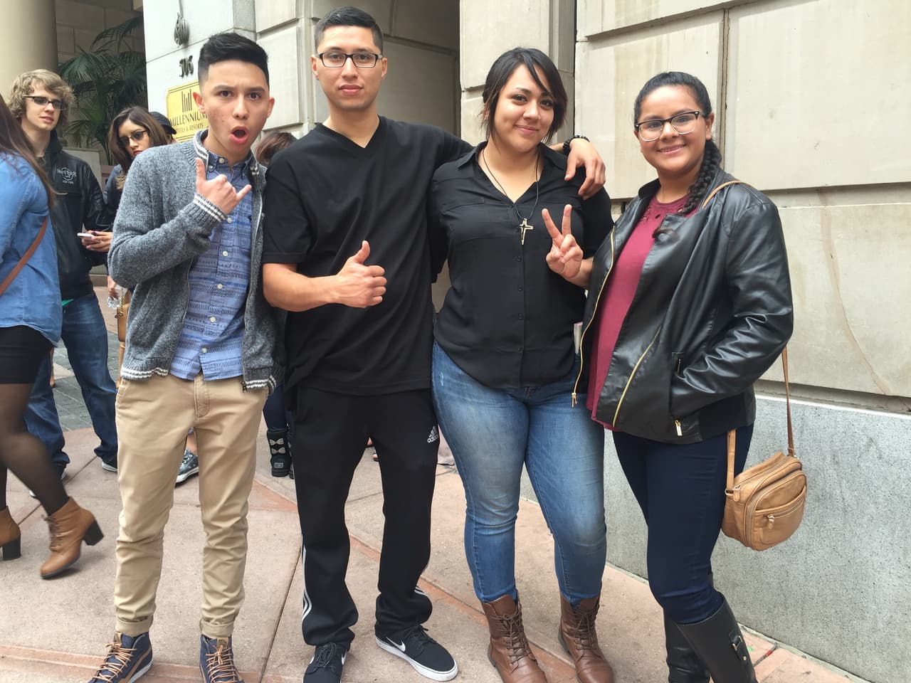 ¡Han sido semanas en búsqueda de los mejores! seis ciudades recorridas, Puerto Rico, Chicago, Houston, Miami, Nueva York y hoy la gira de audiciones termina en Los Ángeles. Nos vamos felices de haber encontrado chicos y chicas con estilo, personalidad y sobretodo talento.