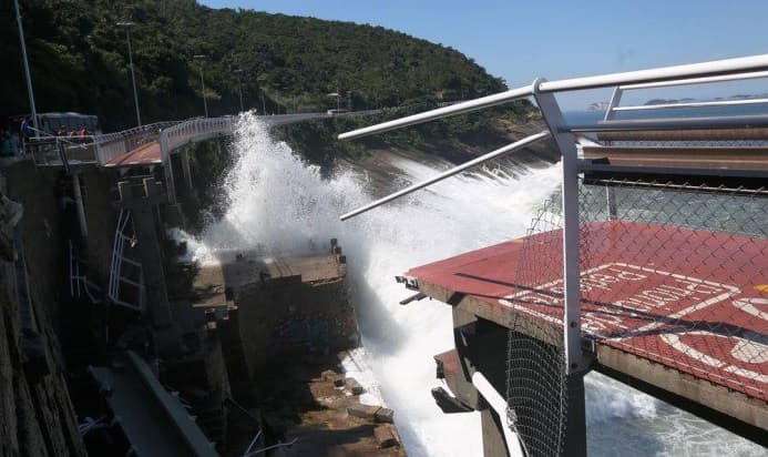 Se derrumbó un tramo de ciclovía construida para los Juegos de Río 2016