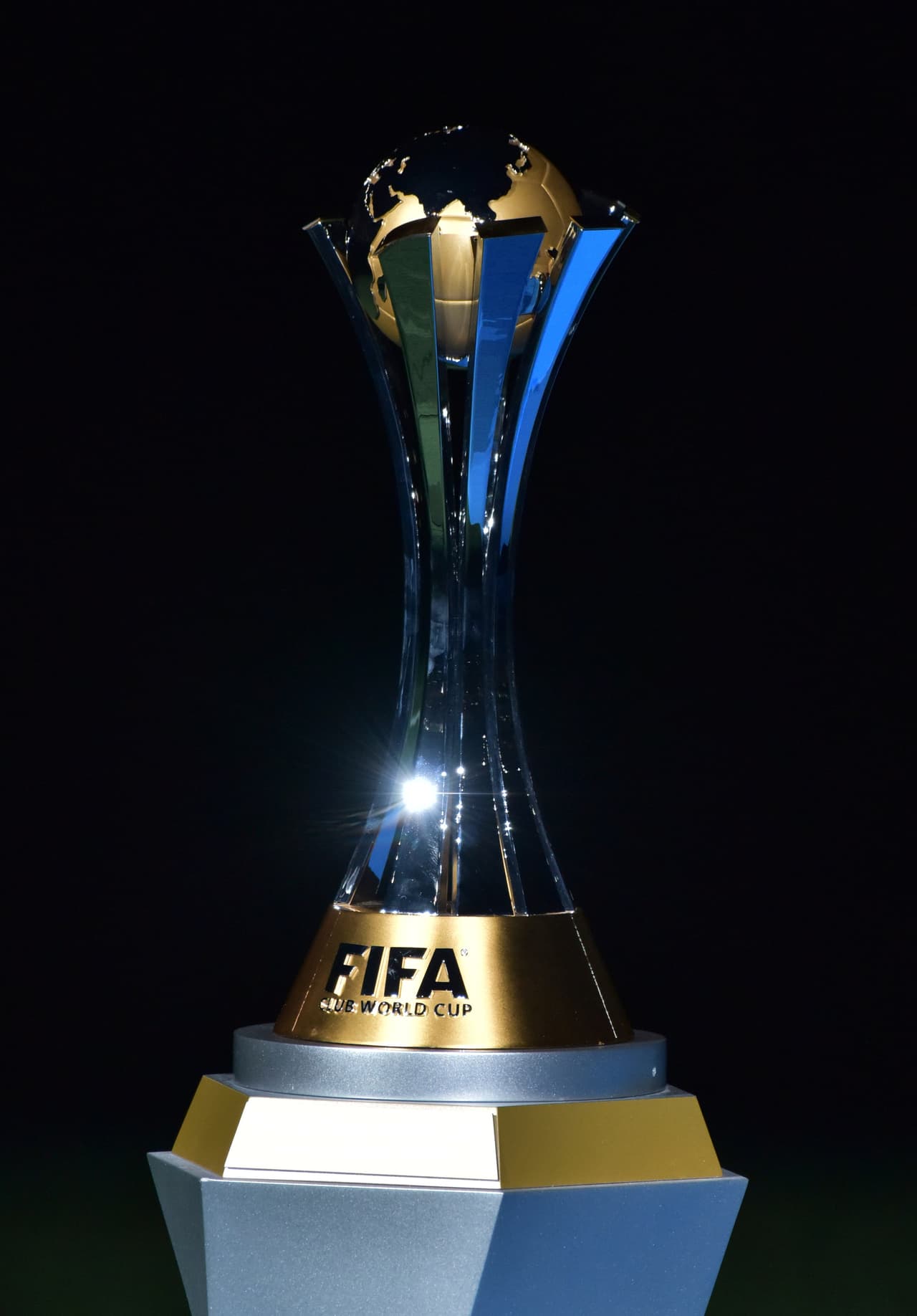 La final se disputará el 18 de diciembre a las 4:30 de la mañana de México en el estadio Internacional de Yokohama, que espera saber si por primera vez tiene como invitado en cancha a un equipo de Concacaf y si se rompe la hegemonía europea y suramericana en el certamen.