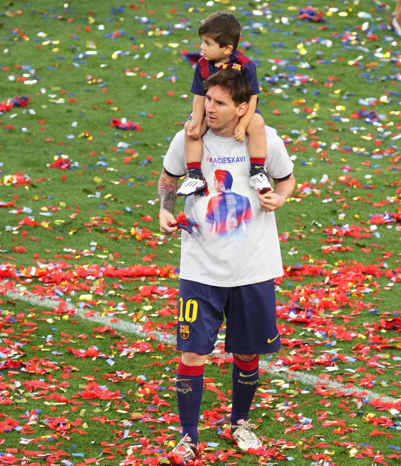 Messi también cargó a su pequeñín.