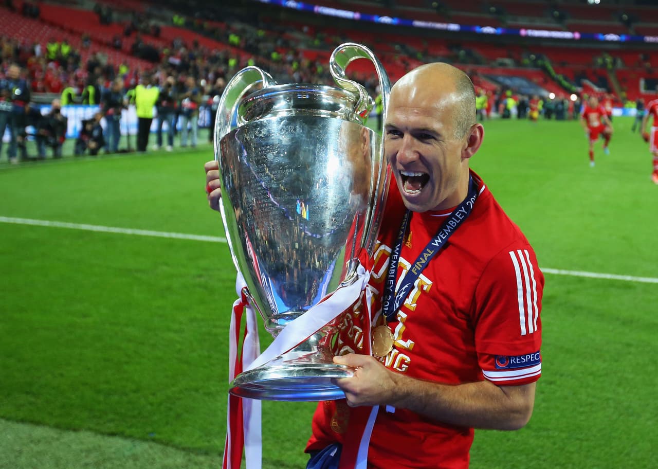 Con su llegada al Bayern Munich, la figura de Robben creció con el tiempo y alcanzó la máxima gloria en 2013 al ganar el triplete de Champions League, Liga y Copa, además del Mundial de Clubes ese año.