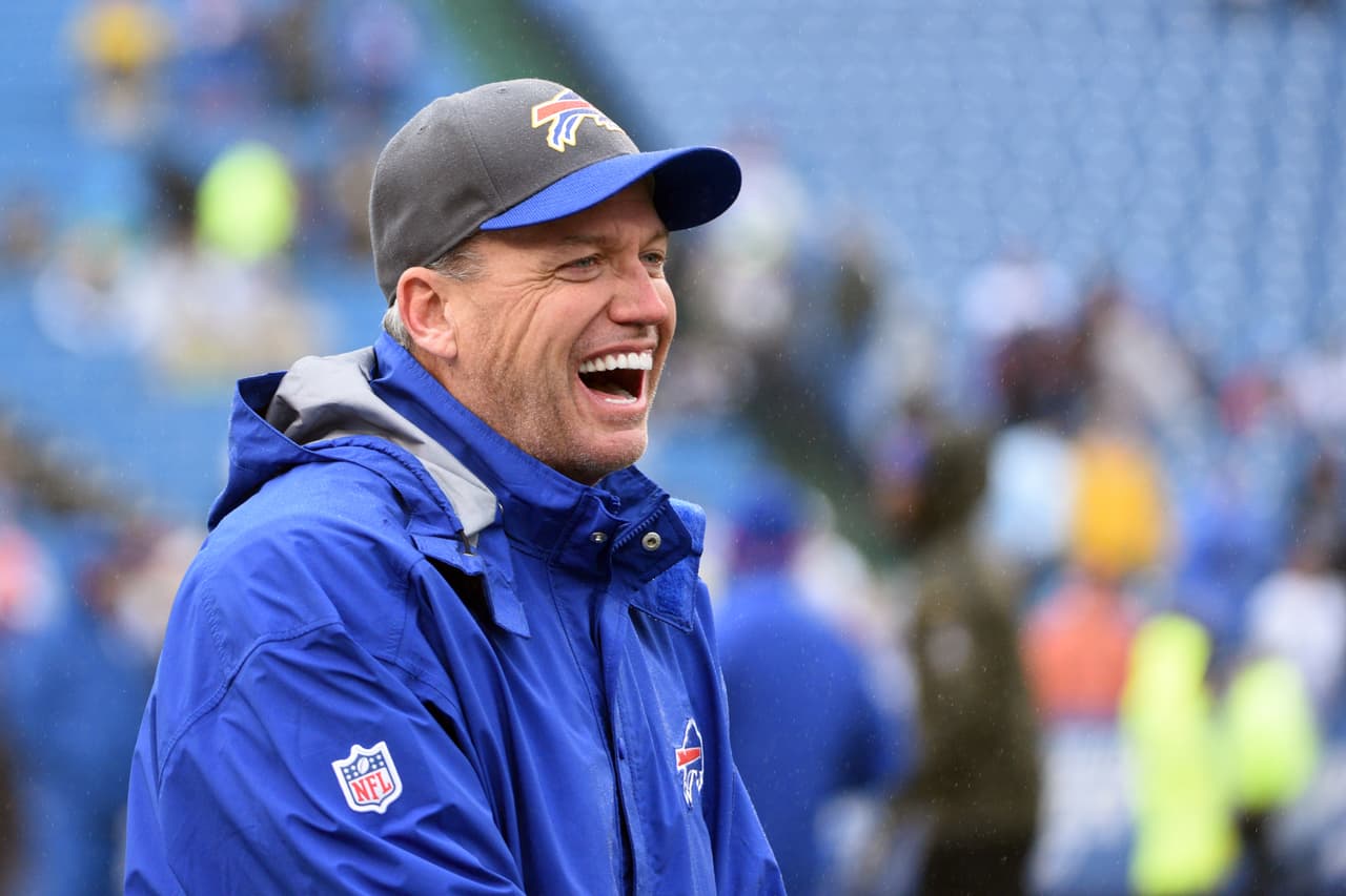 Rex Ryan (2015) (8 victorias, 8 derrotas).