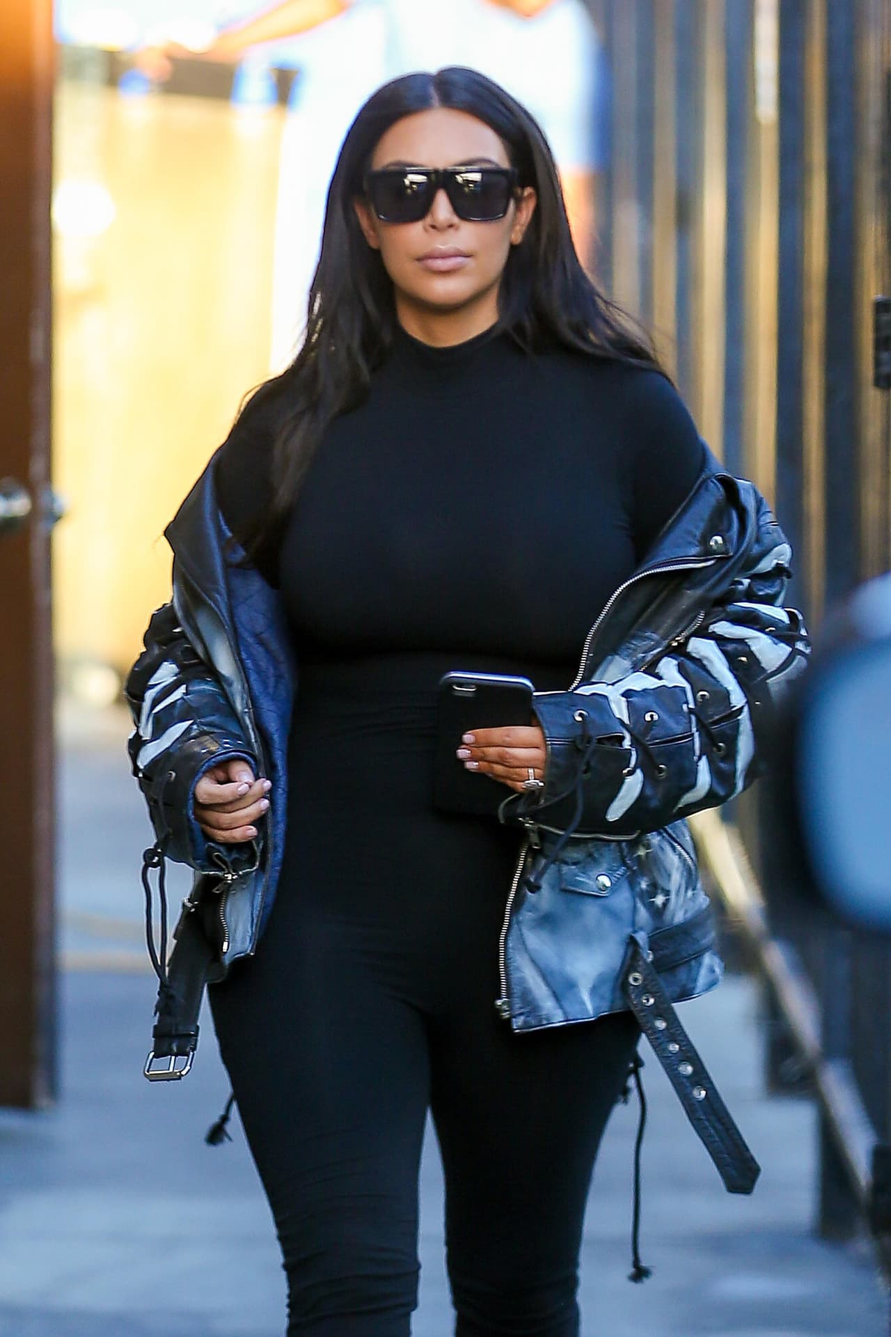 No queremos decir que nuestra querida Kim esté mintiendo, pero que nos pase la dieta a ver si quedamos con esa cinturita.