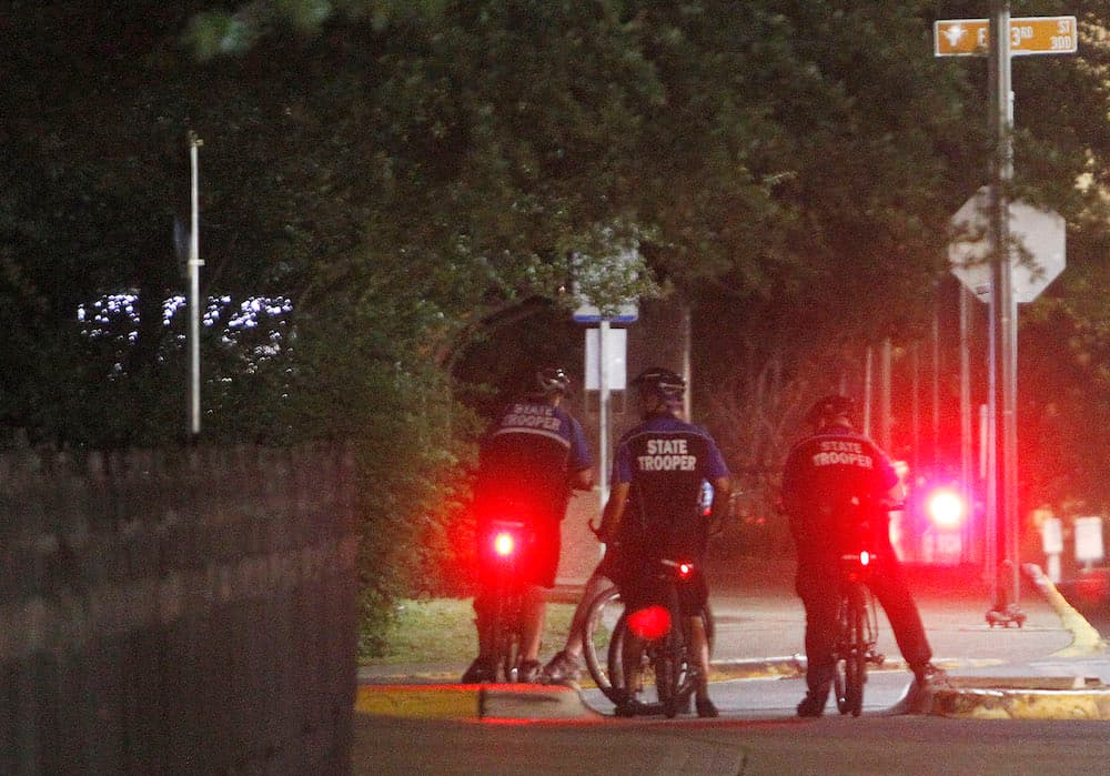 Policías investigan el asesinato de la estudiante de danza en la UT