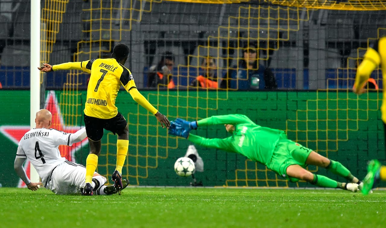Sin embargo, el local demostró que de poner el pie en el acelerador podría aplastar a su rival. Ese camino lo comenzó Dembelé al minuto 29 con el 4-2.