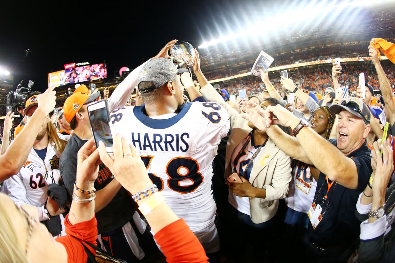 Así celebraron los Denver Broncos su triunfo en el Super Bowl 50 ante los Carolina Panthers 24-10.