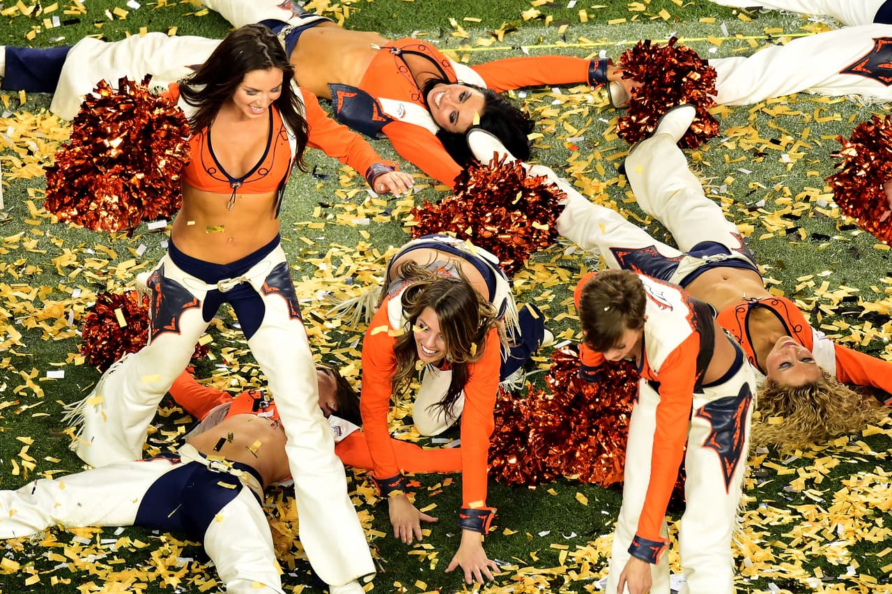 Así celebraron los Denver Broncos su triunfo en el Super Bowl 50 ante los Carolina Panthers 24-10.