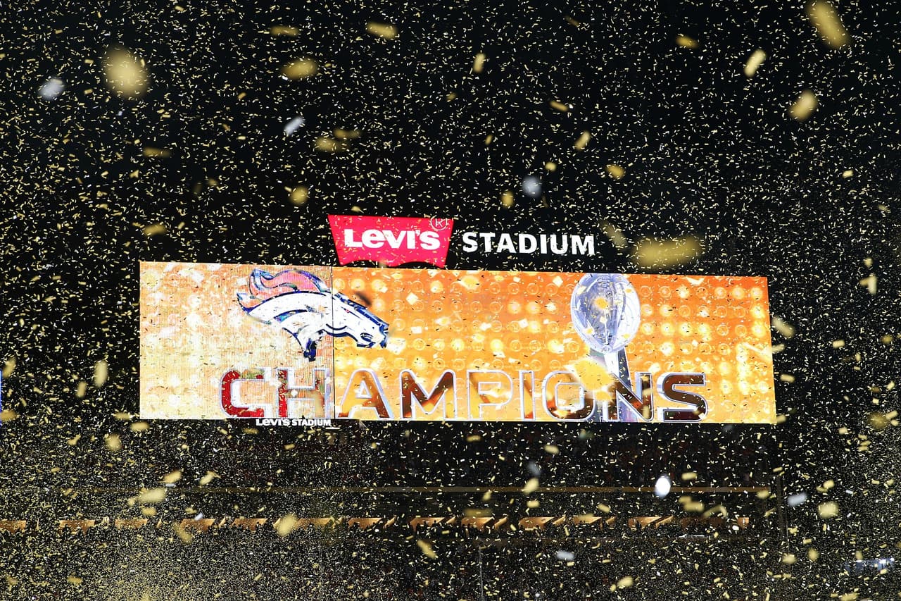 Así celebraron los Denver Broncos su triunfo en el Super Bowl 50 ante los Carolina Panthers 24-10.