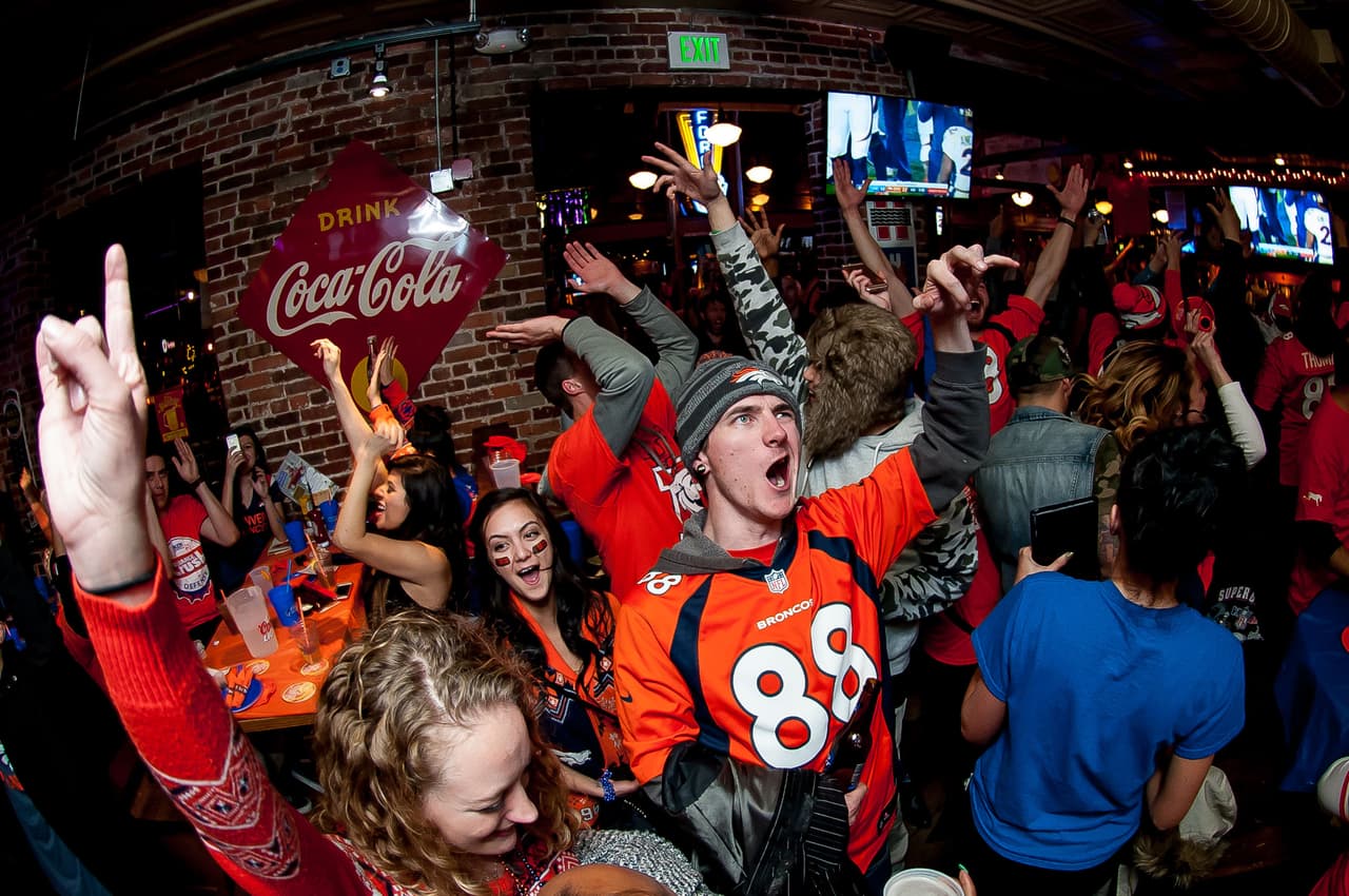 Así celebraron los Denver Broncos su triunfo en el Super Bowl 50 ante los Carolina Panthers 24-10.