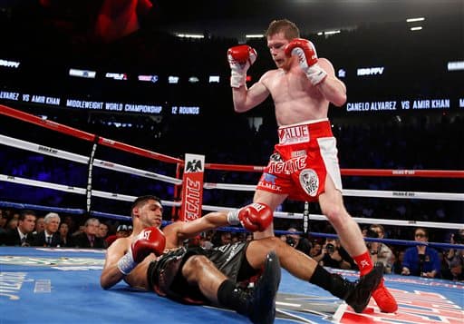 Saúl 'Canelo' Álvarez aplicó cloroformo puro a Amir Khan y defendió con éxito el cinturón medio del Consejo Mundial de Boxeo. El mexicano noqueó al británico en seis rounds en la T-Mobile de Las Vegas.