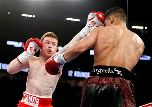 Saúl 'Canelo' Álvarez aplicó cloroformo puro a Amir Khan y defendió con éxito el cinturón medio del Consejo Mundial de Boxeo. El mexicano noqueó al británico en seis rounds en la T-Mobile de Las Vegas.