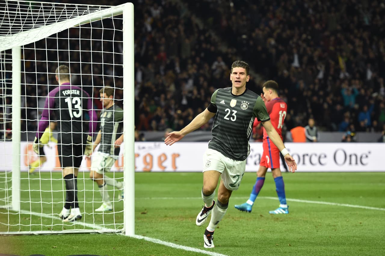 Los goles de Toni Kroos antes de terminar la primera parte y de Mario Gómez a la hora de juego, dejaron entrever el potencial alemán frente al ‘Equipo de la Rosa’ que no bajó los brazos y siguió peleando pese a estar abajo por dos con solo media hora de juego por disputarse.