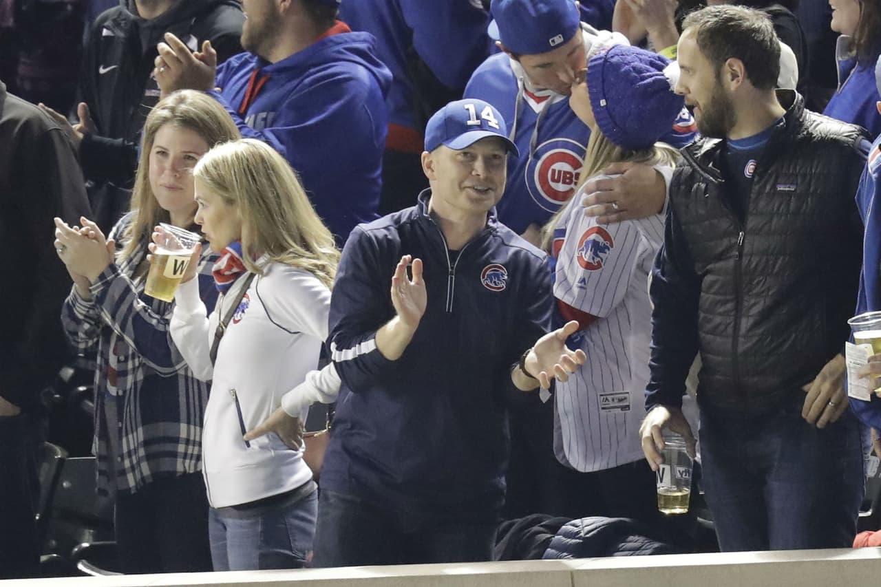 Se llama Billy, y se sentó en el lugar que tuvo Steve Bartman en aquel partido de 2003. Para su suerte, no estuvo cerca de ninguna pelota.
