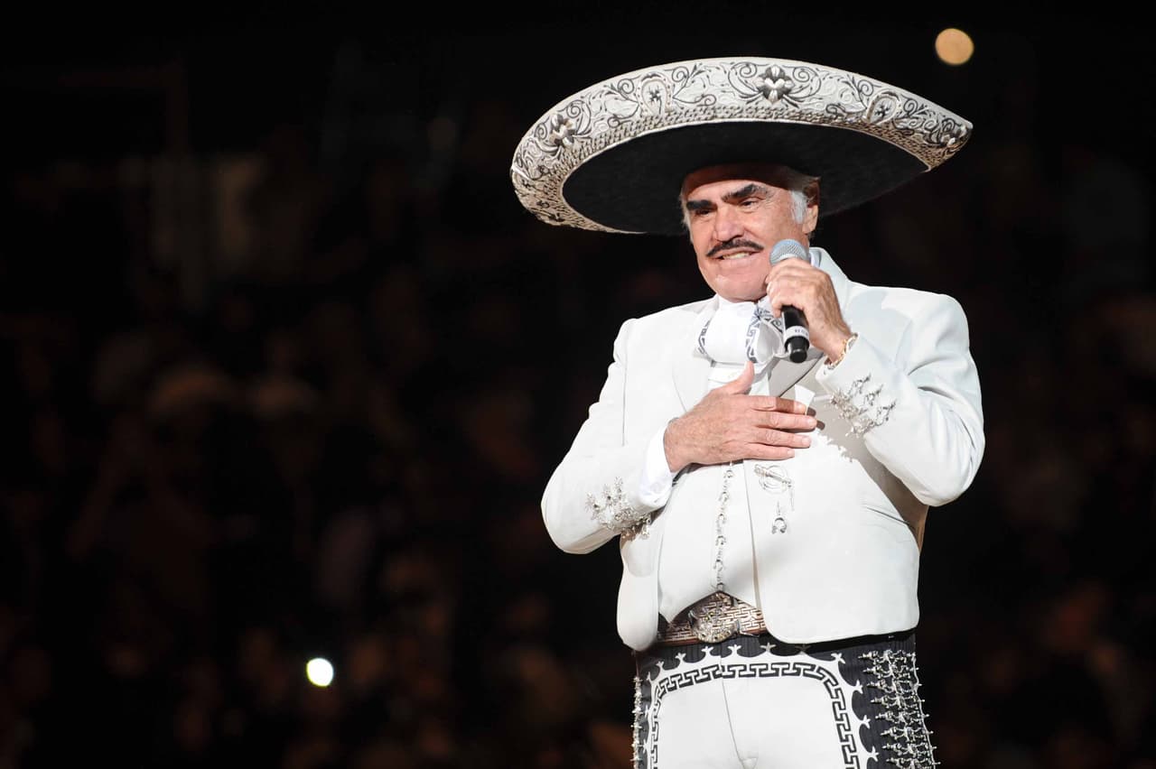 “No hay quien le llene los zapatos”: mariachi en Los Ángeles reacciona ante la muerte de Vicente Fernández