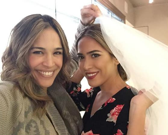 Las hermanas Martínez comparten la felicidad de un nuevo matrimonio. (1ro de febrero, 2016)