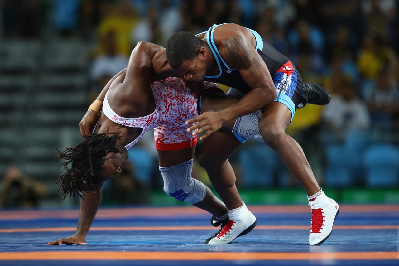El abanderado boricua iba en busca de medalla de bronce tras caer contra el turco Selim Yasar. Se enfrentó al cubano Reineris Salas, pero no logró derrotarlo. Necesitaba ganar dos combates para quedar con el bronce.