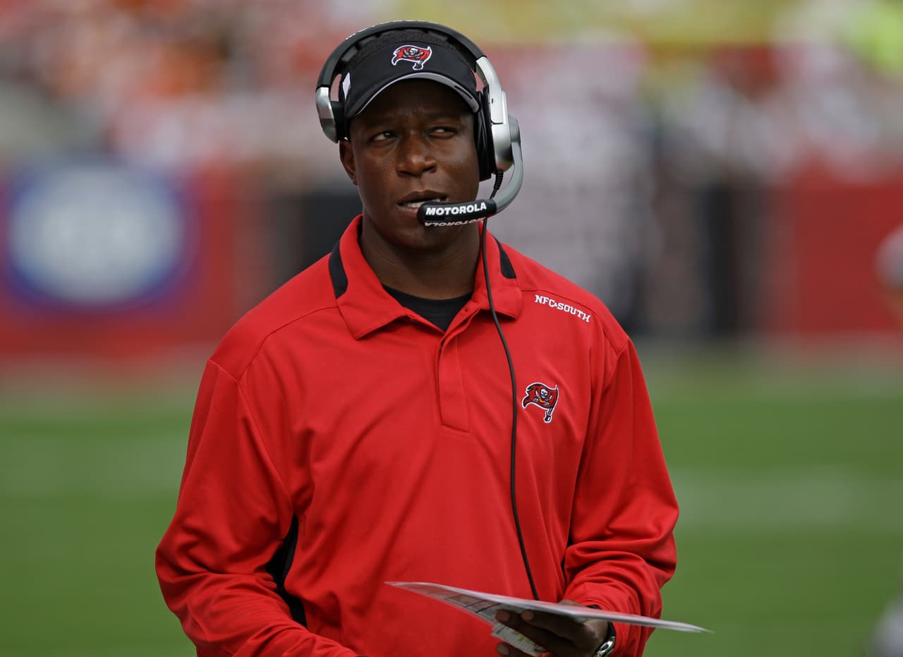 Raheem Morris (2009-2011) (17 victorias, 31 derrotas).