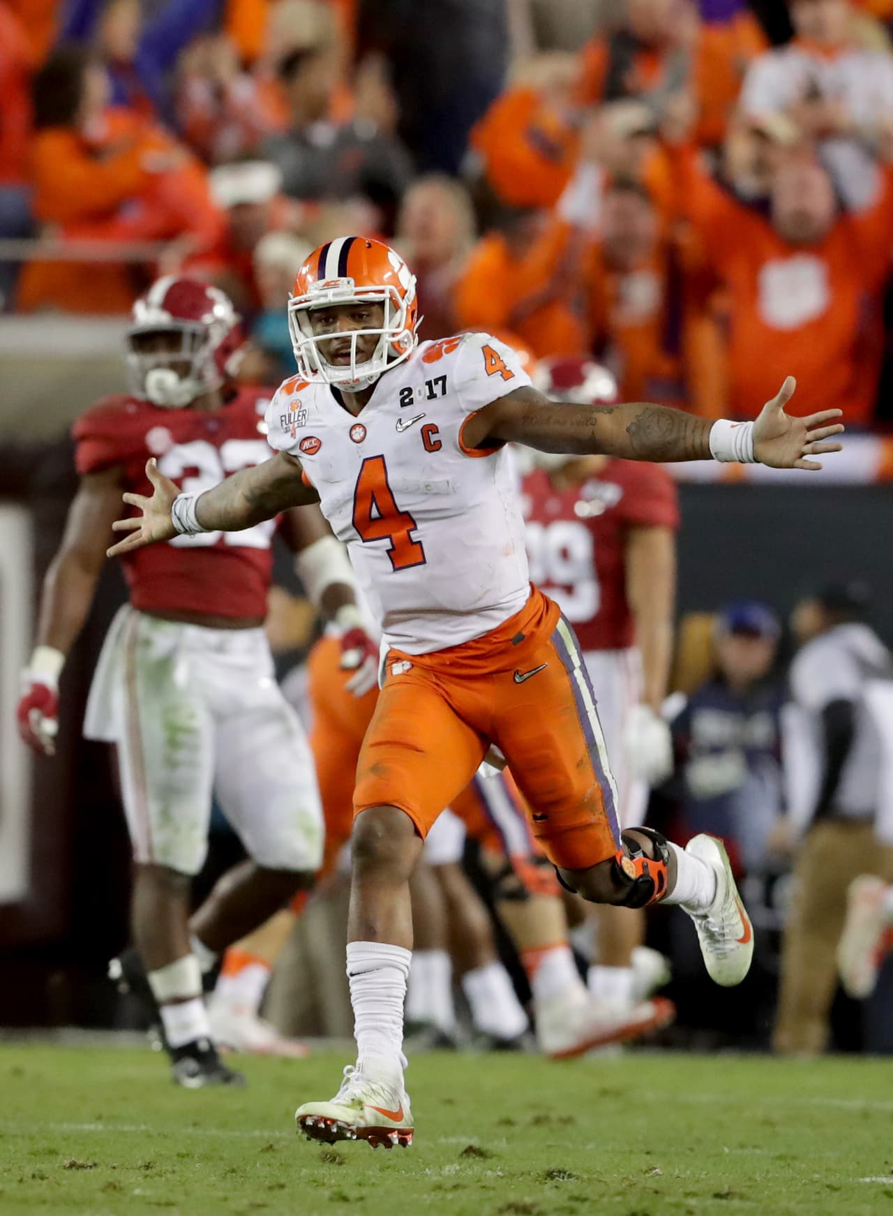 Deshaun Watson festejó así su tercer pase de touchdown de la noche donde terminó con 420 yardas por aire y 43 más por tierra además de otra anotación por tierra.