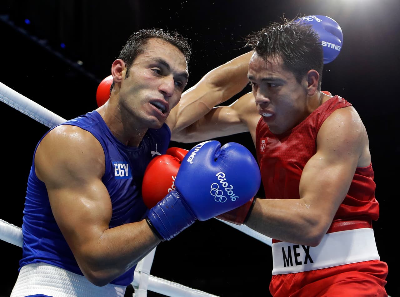 Sin embargo ya tenía asegurada la victoria y simplemente manejó el tercer round para confirmar el triunfo pese a la desesperación de Bakr Abdin.