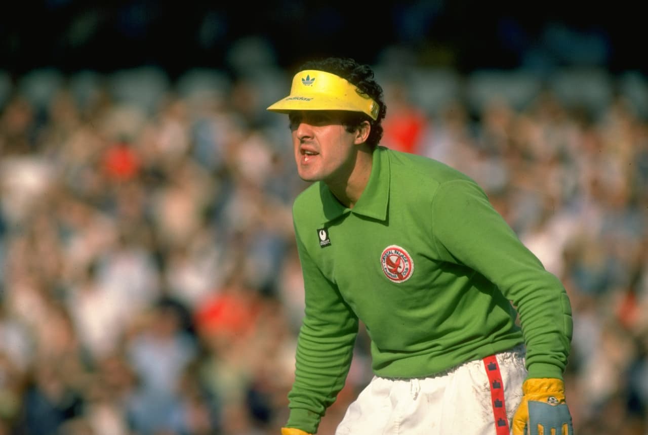 1. John Burridge (29) - Workington, Blackpool, Aston Villa, Southend United, Crystal Palace, QPR, Wolverhampton, Derby County, Sheffield United, Southampton, Newcastle United, Hibernian, Scarborough, Lincoln City, Enfield, Aberdeen, Dunfermline Athletic, Dumbarton, Falkirk, Manchester City, Notts County, Witton Albion, Darlington, Grimsby Town, Gateshead, Northampton Town, Queen of the South, Purfleet y Blyth Spartans.