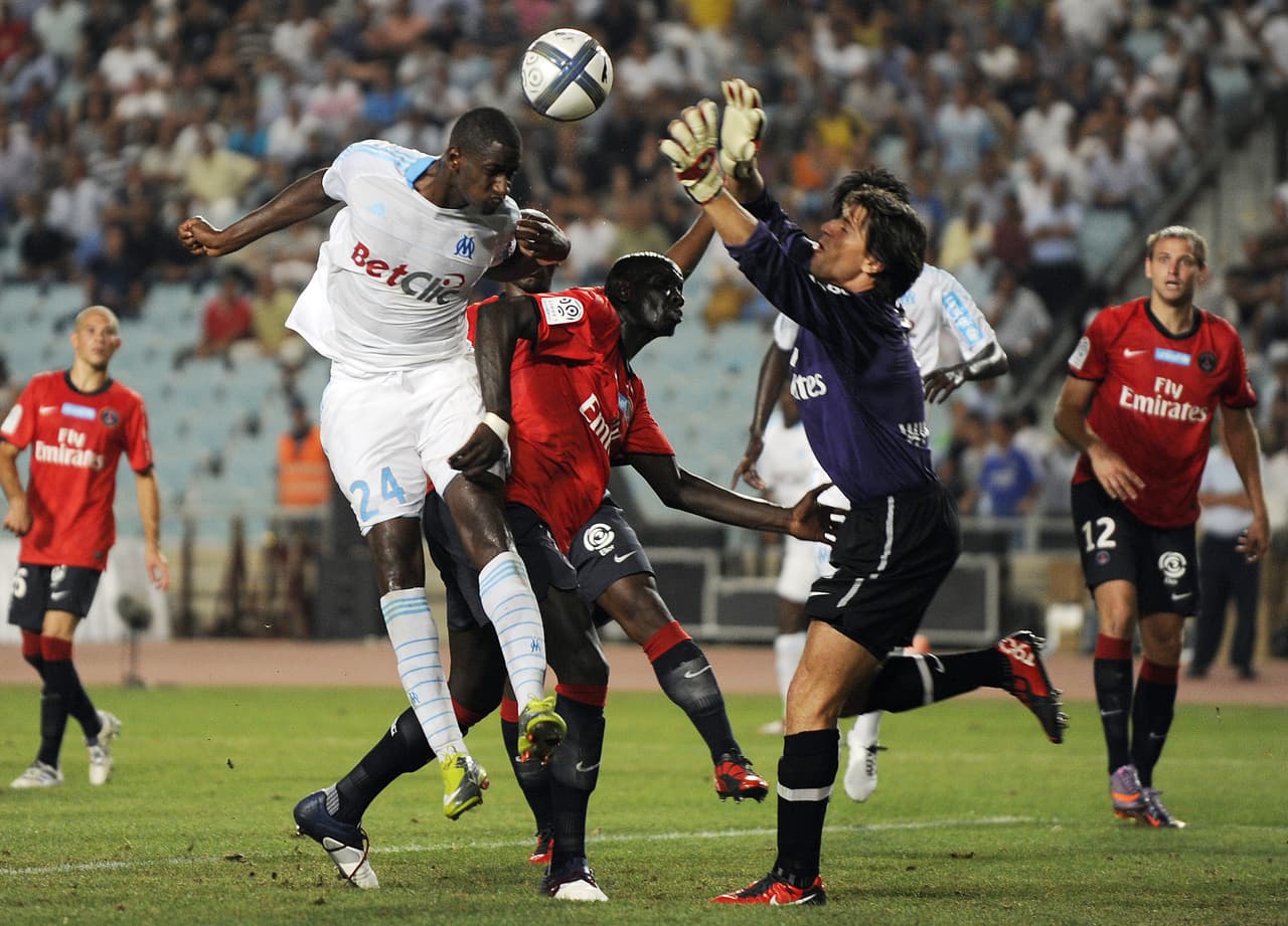 Con Francia, Coupet fue mundialista en 2002 y 2006 (subcampeón) y campeón de Eurocopa y Copa Confederaciones en 2003, además de ganar 7 ligas, 6 Supercopas y una copa de Francia con Olympique de Lyon, más otra Copa con PSG antes de su retiro en 2011.