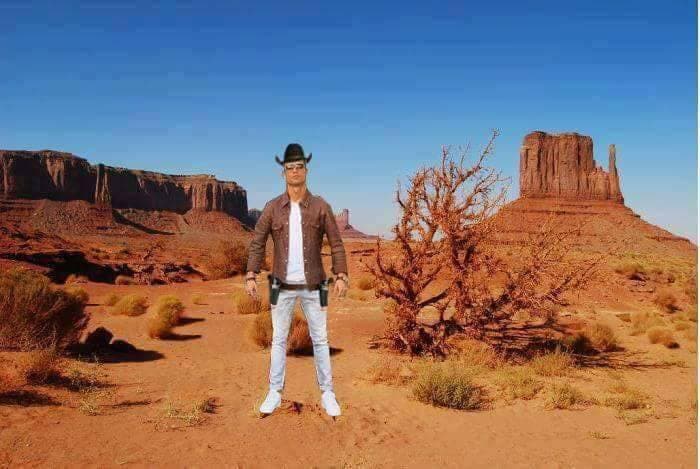 Cristiano Ronaldo compartió en redes sociales una imagen junto a su nuevo automóvil, pero los usuarios poca atención le prestaron a su nueva adquisición y aprovecharon para burlarse de su pose frente a la cámara con memes llenos de humor en situaciones hilarantes.