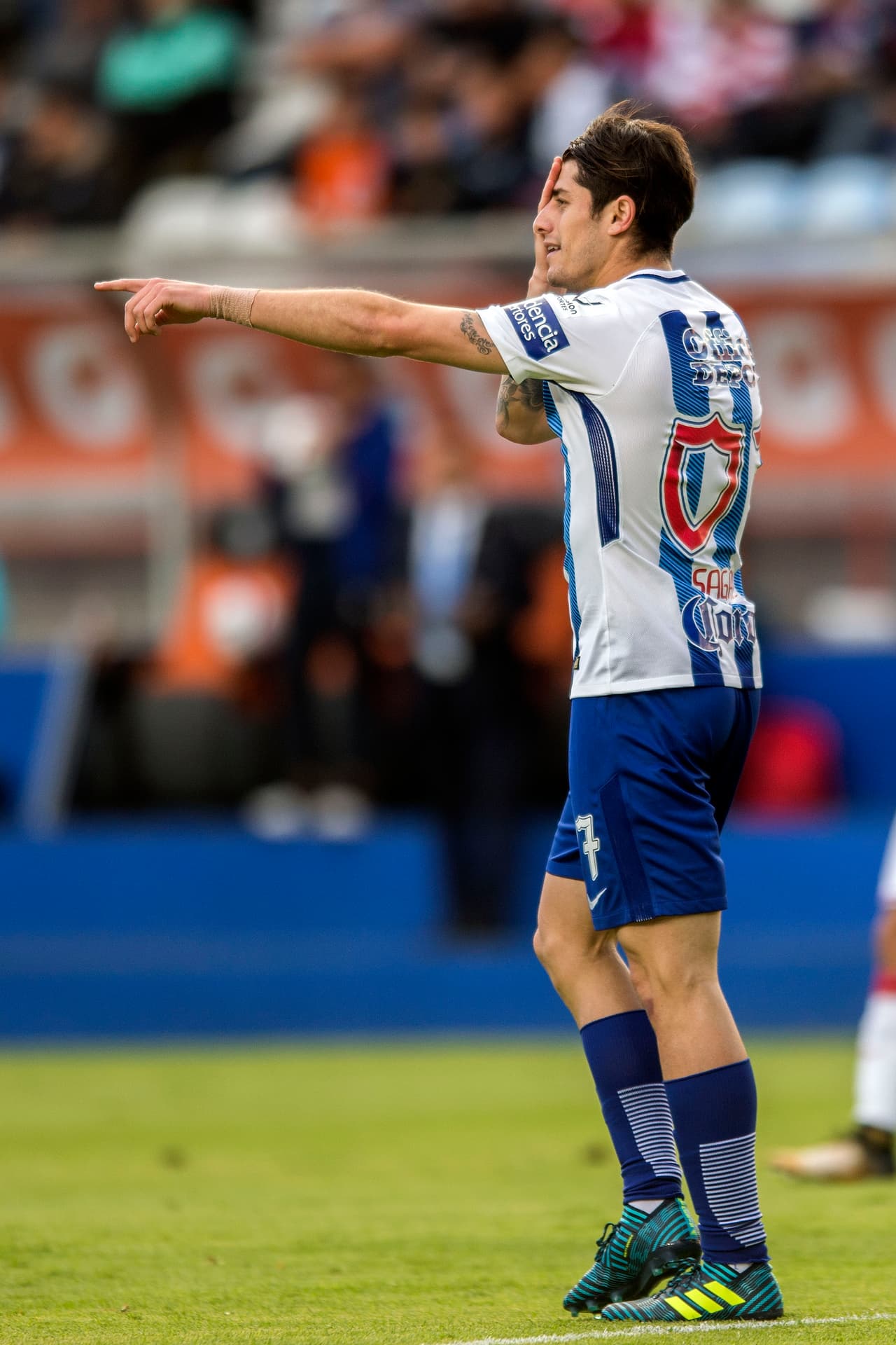 Ángelo Sagal abrió el marcador al minuto 14 tras rematar en el área chica ante la salida de Gallese, arquero del Veracruz.