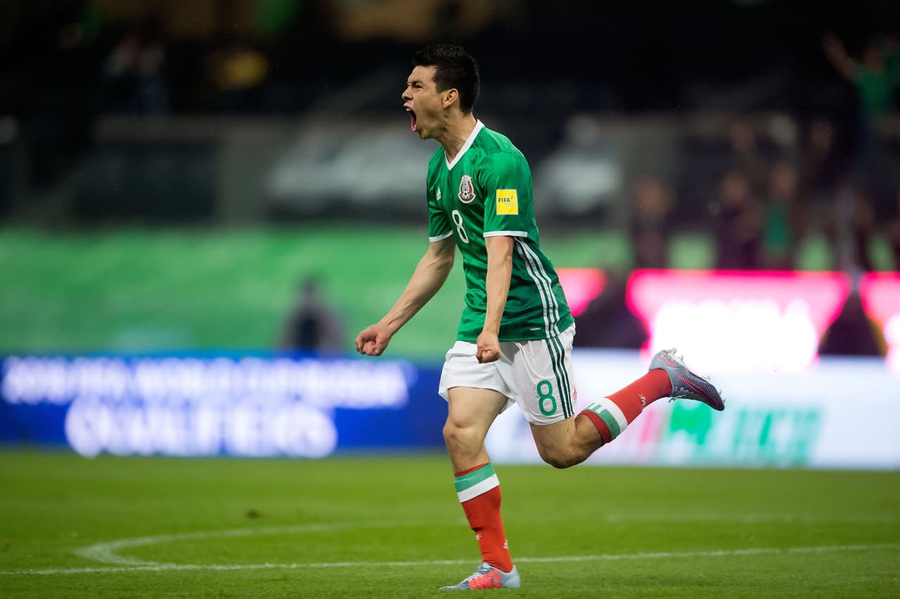 Lozano jugó en la misma posición de Damm, pues ingresó de cambio substituyéndolo.