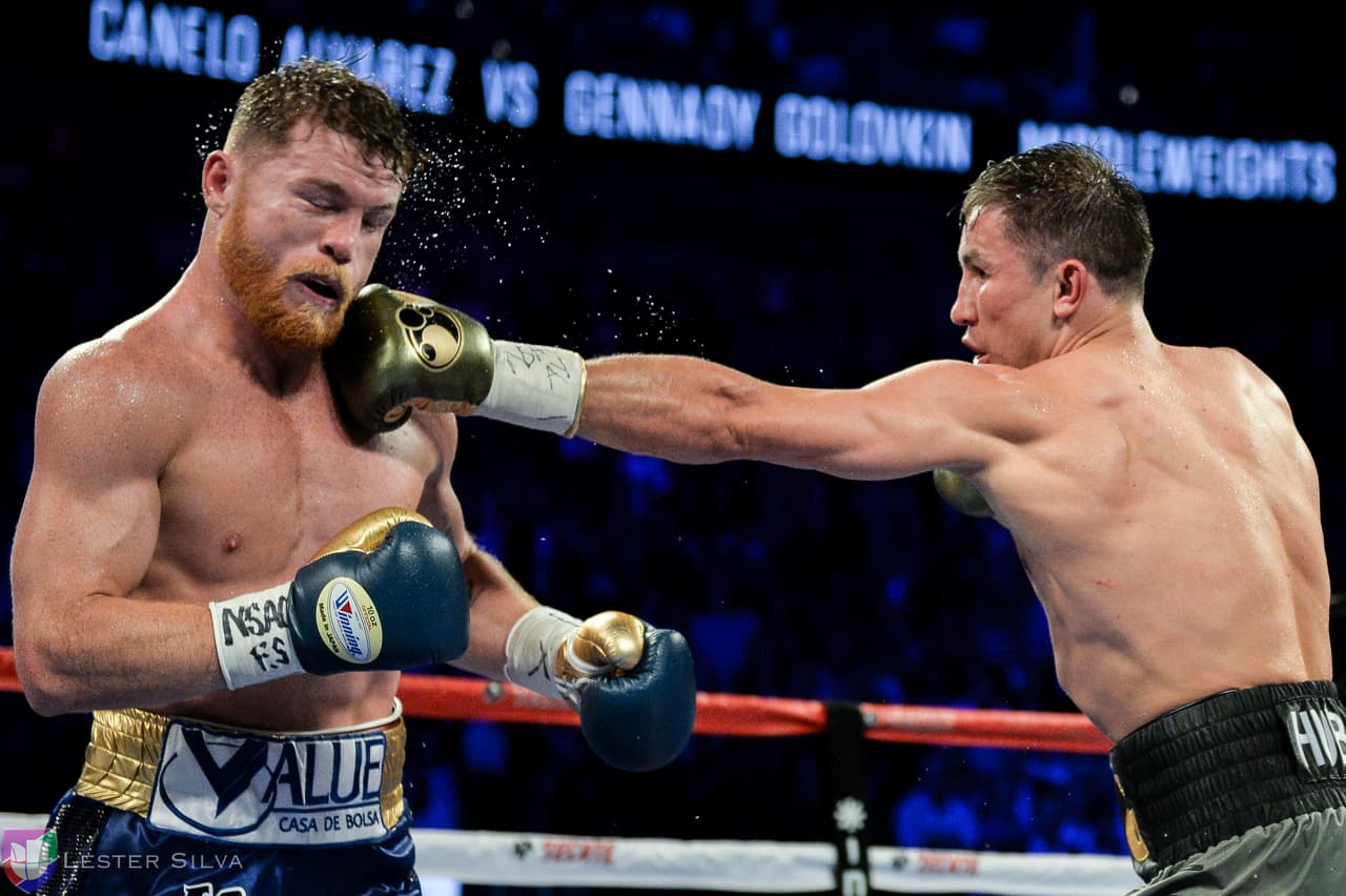 Inició la pelea y los primeros rounds fueron dominados por el mexicano.