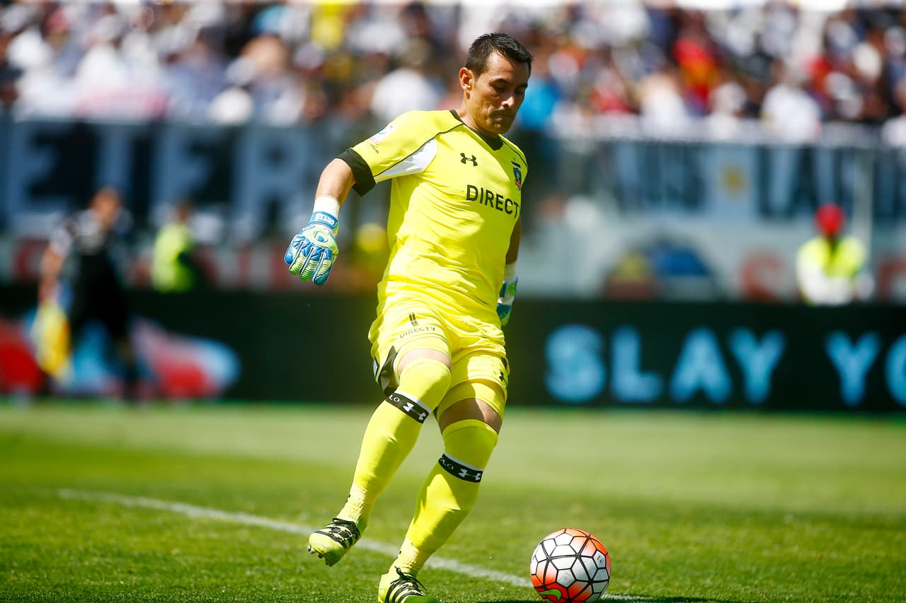 Justo Villar, a sus 39 años, hace difícil que haya una renovación de arqueros en la Selección de Paraguay. Su talento se mantiene intacto a pesar de su edad.