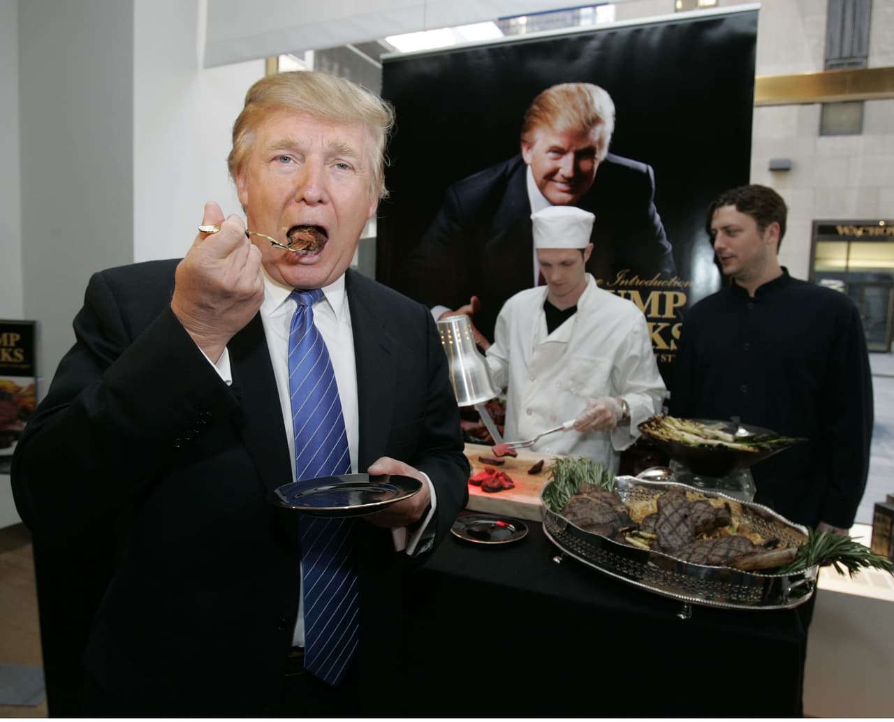 Trump, que vende hasta carne con su nombre, no ha sido objeto de una gran campaña de boicot.