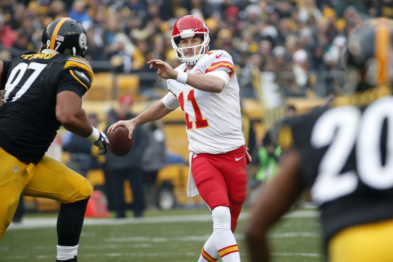 Flanqueado por Jamaal Charles, Travis Kelce y Jeremy Maclin – así como una defensiva que fue segunda en puntos permitidos en 2014 . Smith tiene el elenco que se necesita para lograrlo (AP-NFL).