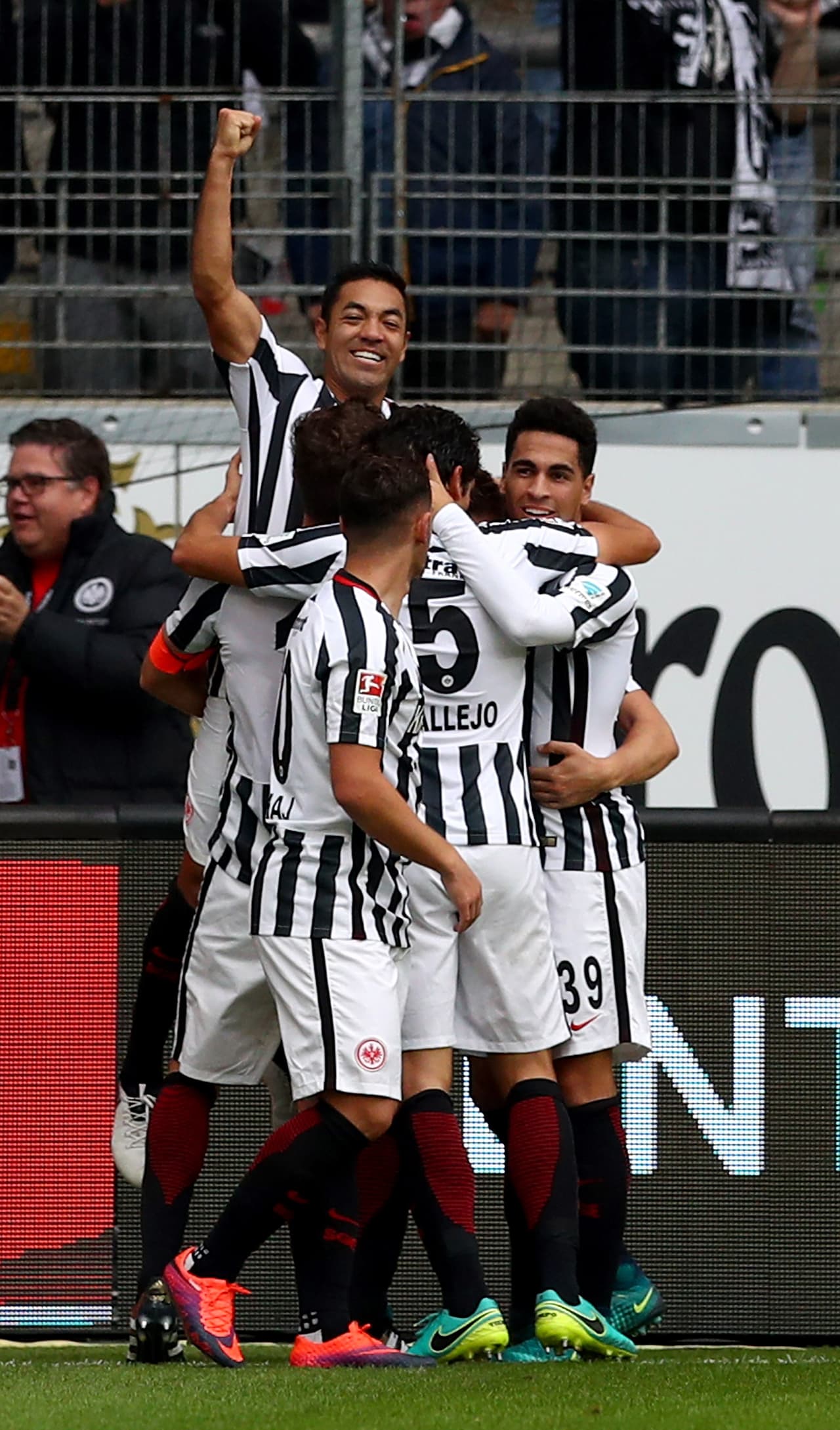 Fabián se ha convertido en una figura que anota en partidos claves, como cuando le dio el triunfo a su equipo contra Bayer Leverkusen.