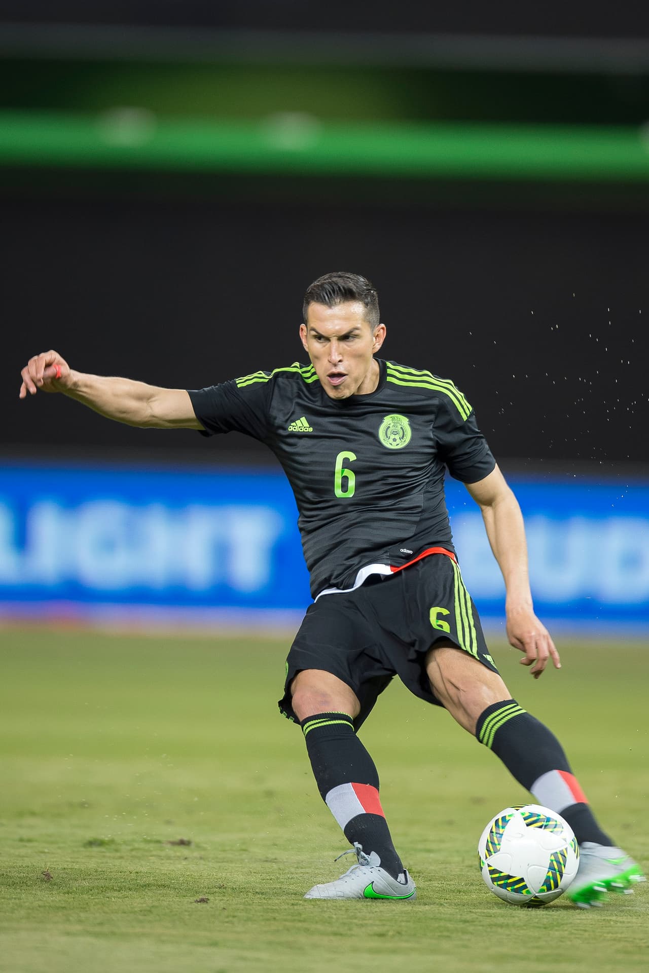 Jorge Torres Nilo- Este zurdo sí es habitual en las convocatorias y en los partidos de Tigres, y su nivel se mantiene en lo más alto. Puede hacer una buena pareja con Layún por la banda izquierda o jugar en el sitio del defensa del Porto. Es una garantía.