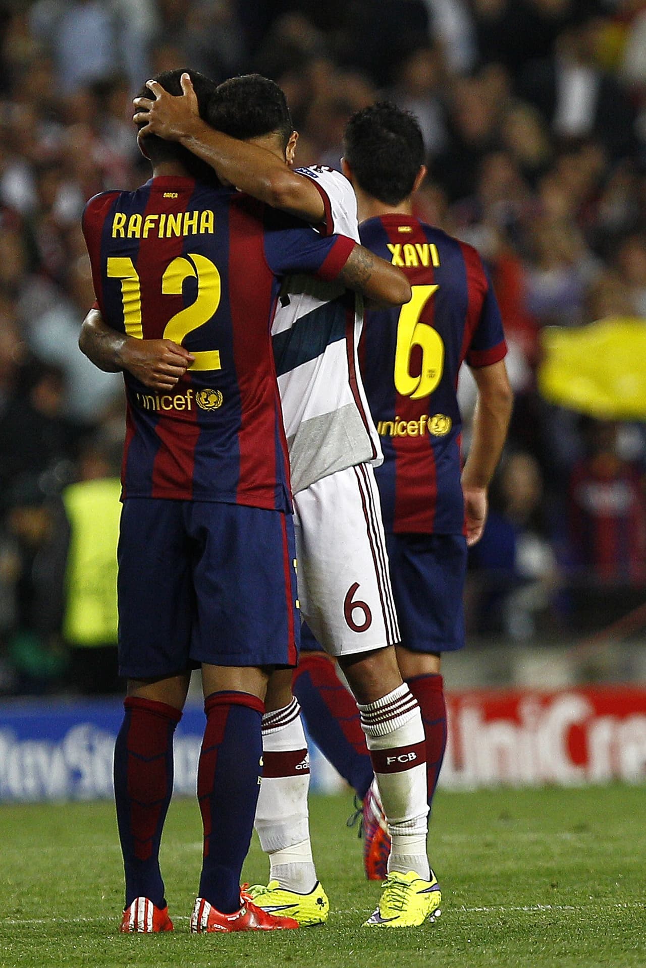 Los hermanos Thiago y Rafinha Alcántara sí tienen una buena relación. Ambos fueron parte de la cantera del Barcelona, pero Thiago fue a jugar con Bayern Munich. Aunque han sido rivales, hay cariño.