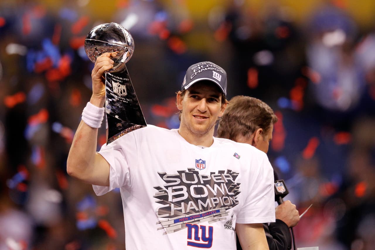 Eli Manning le dio de nuevo un Super Bowl a New York Giants que se impuso 21-17 contra New England Patriots, su víctima favorita, el 5 de febrero de 2012 en Indianapolis.