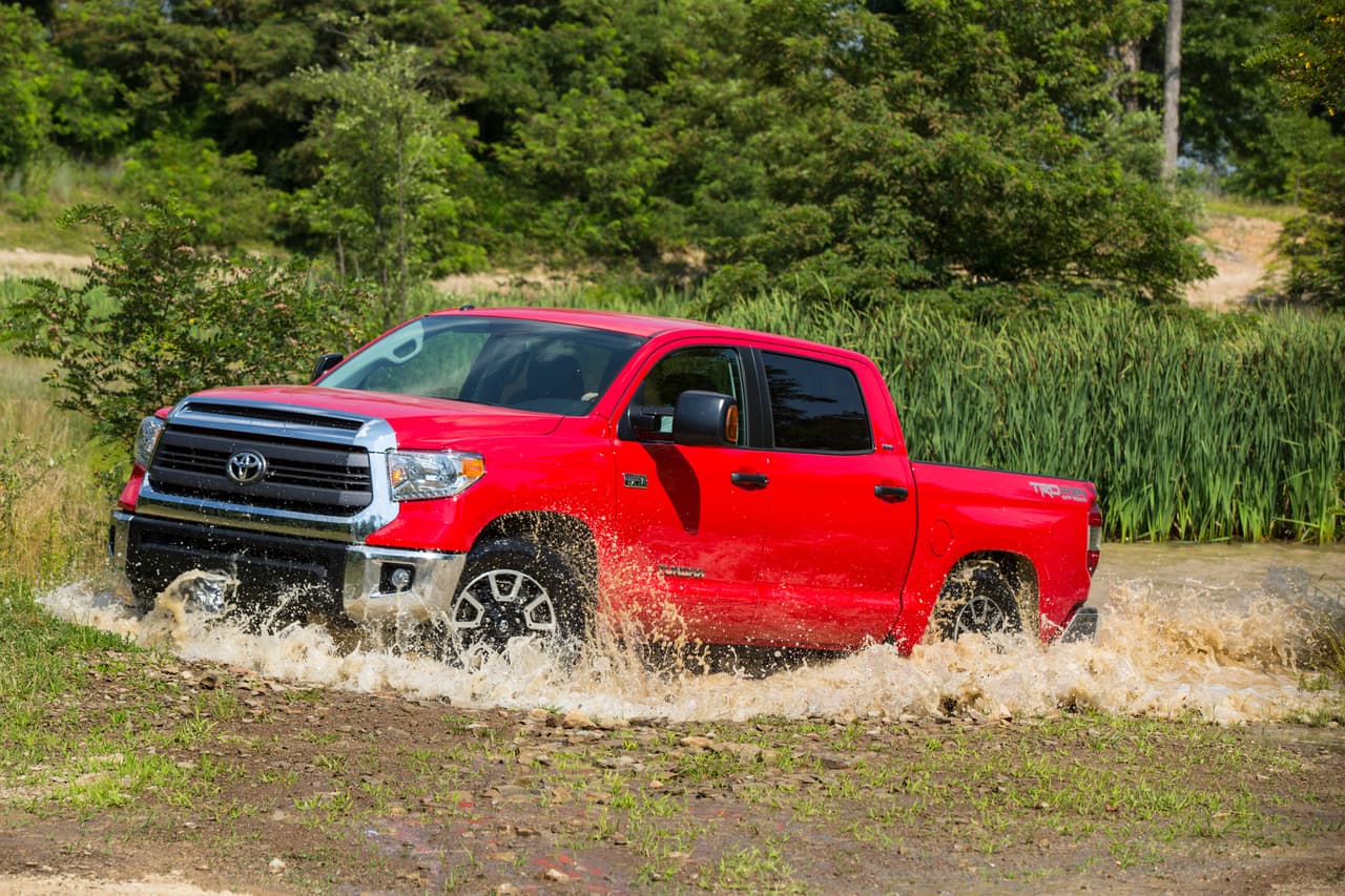 N°6 Toyota Tundra: Ensamblada en la plata de la firma en Texas, la pickup full size de Toyota desempeño vendió 118,000 unidades en 2015, lo que representa un crecimiento neutro, destacando la impenetrabilidad de la hegemonía de las marcas americanas en el segmento de la pickups full size.