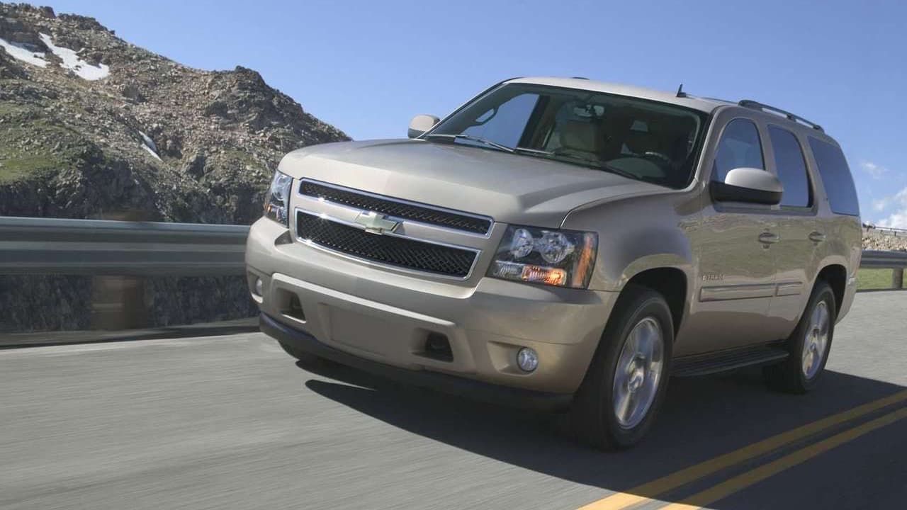 <b>SUV/Crossover grande: Chevrolet Tahoe 2014</b>
<br>La última versión de la generación anterior de SUVs grandes de Chevrolet es también la más confiable en su categoría. La Tahoe obtuvo 5 estrellas en todas las categorías del estudio salvo en el apartado de ‘motor en el que obtuvo 4 estrellas. Las finalistas fueron la GMC Yukon, la Ford Expedition, y la Chevrolet Suburban.
<br>