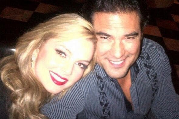 Después de su romance con Julián en el 2007,
<b><a href="http://www.univision.com/temas/marjorie-de-sousa">Marjorie</a></b> volvió a sostener una relación con un compañero de reparto y éste fue
<b><a href="http://www.univision.com/temas/eduardo-yanez">Eduardo Yáñez</a></b>.