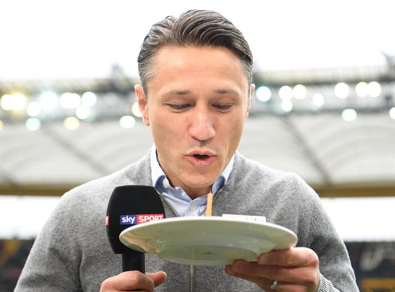 El técnico del Eintracht Frankfurt, el croata Nco Kovac, celebró su cumpleaños en pleno enfrentamiento contra el más duro rival de la liga alemana.