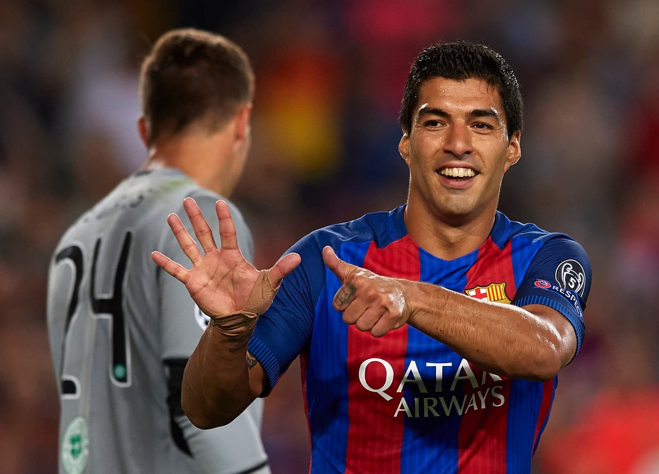 BARCELONA, SPAIN - SEPTEMBER 13: Luis Suarez of FC Barcelona celebrates scoring his team's sixth goal during the UEFA Champions League Group C match between FC Barcelona and Celtic FC at Camp Nou on September 13, 2016 in Barcelona. Spain. (Photo by Manuel Queimadelos/Getty Images). (Photo by Manuel Queimadelos Alonso/Getty Images)