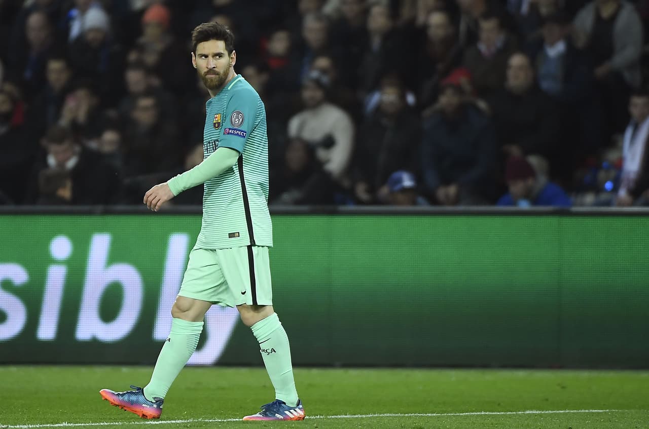 Lionel Messi no tuvo el brillo de otras jornadas y sintió la intensidad en la marca de su rival. 'La Pulga' estaba molesto.