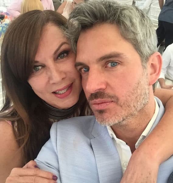 La famosa diseñadora Glenda Reyna fue una de las invitadas, es gran amiga del guapo Fumazoni.