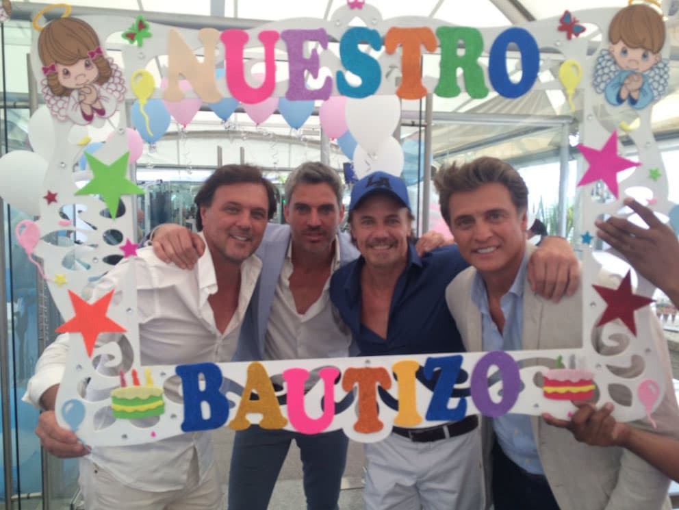 Los mejores amigos de Fumazoni son argentinos y muy guapos, ¿los reconoces?